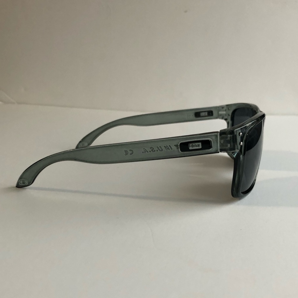 OO9102 Oakley Holbrook Smoke Gray Frame - Picture 7 of 9